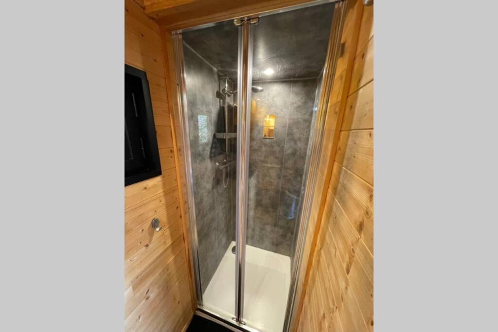 איגוס-מורטס Myinsolite - Tiny-House, Jacuzzi, Brasero, Piscine מראה חיצוני תמונה